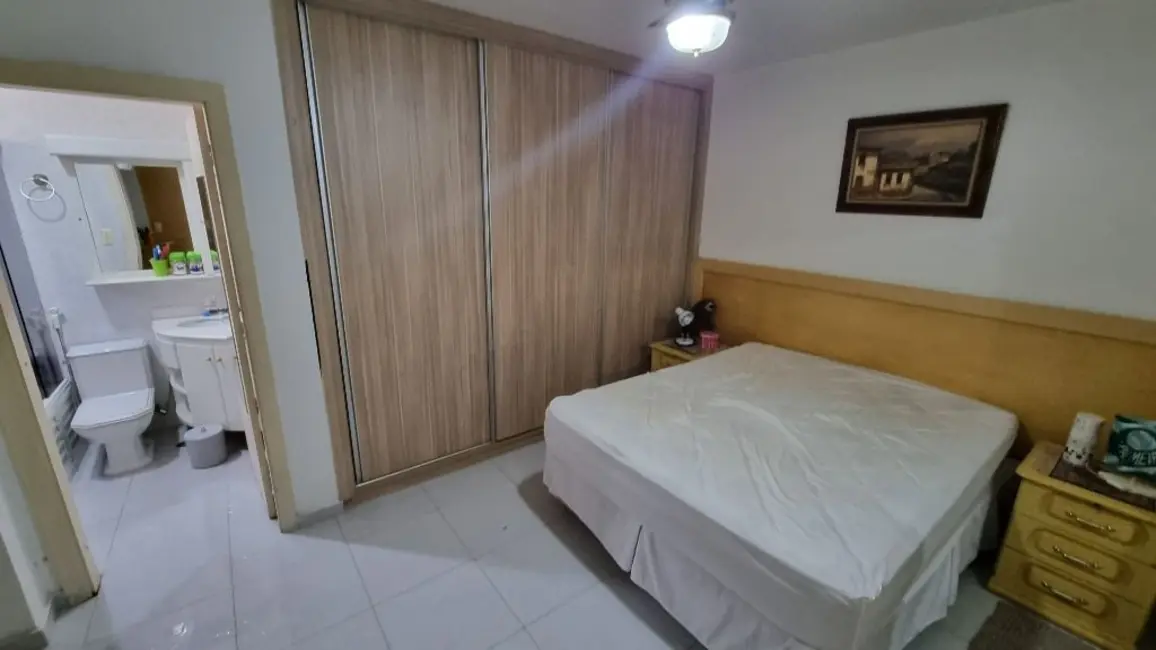 Apartamento com 3 quartos à venda, 140m2 em Barra Funda, Guaruja - SP - imagem 7 Foto 7 de Apartamento com 3 quartos à venda, 140m2 em Barra Funda, Guaruja - SP