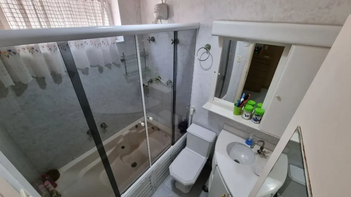 Apartamento com 3 quartos à venda, 140m2 em Barra Funda, Guaruja - SP - imagem 9 Foto 9 de Apartamento com 3 quartos à venda, 140m2 em Barra Funda, Guaruja - SP