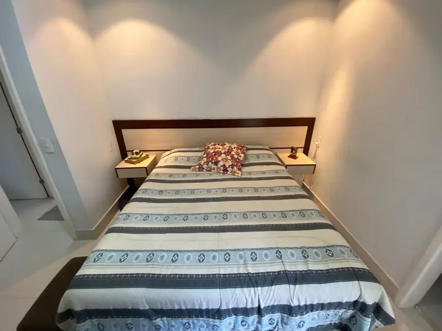 Foto 8 de Apartamento com 3 quartos à venda, 80m2 em Guaruja - SP