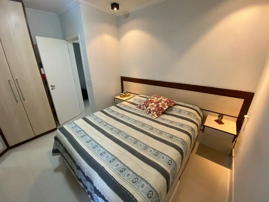 Foto 7 de Apartamento com 3 quartos à venda, 80m2 em Guaruja - SP