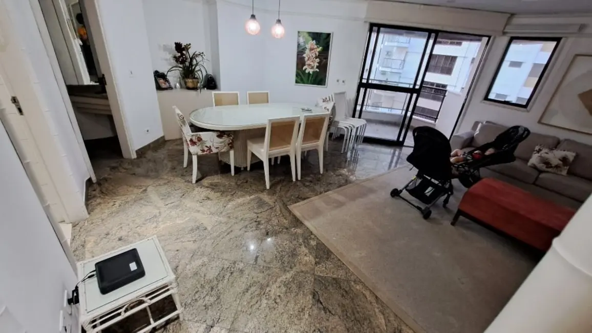 Apartamento com 3 quartos à venda, 160m2 em Barra Funda, Guaruja - SP - imagem 3 Foto 3 de Apartamento com 3 quartos à venda, 160m2 em Barra Funda, Guaruja - SP