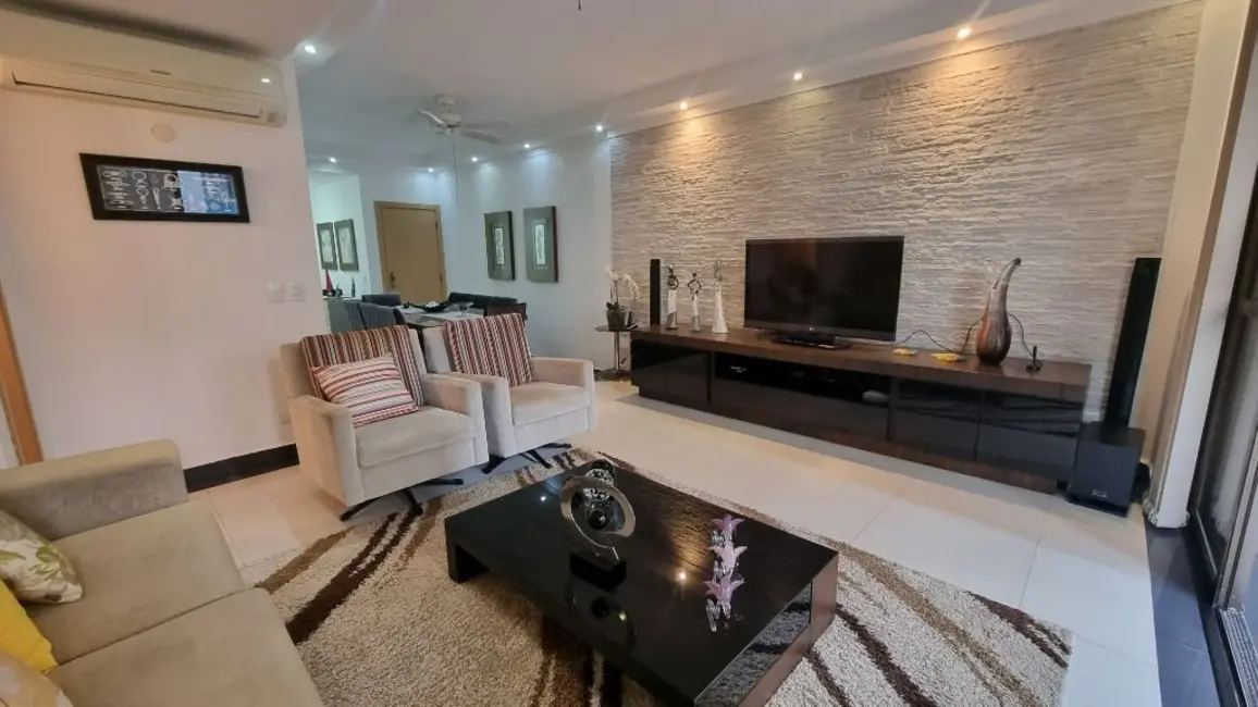 Apartamento com 3 quartos à venda, 176m2 em Barra Funda, Guaruja - SP - imagem 4 Foto 4 de Apartamento com 3 quartos à venda, 176m2 em Barra Funda, Guaruja - SP