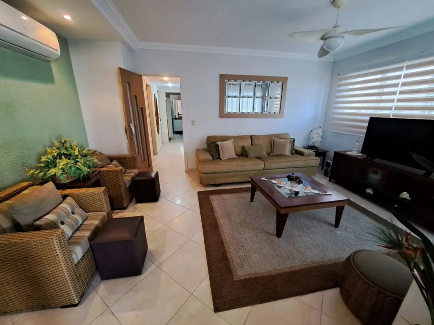 Foto 4 de Apartamento com 4 quartos à venda, 147m2 em Vila Luis Antônio, Guaruja - SP