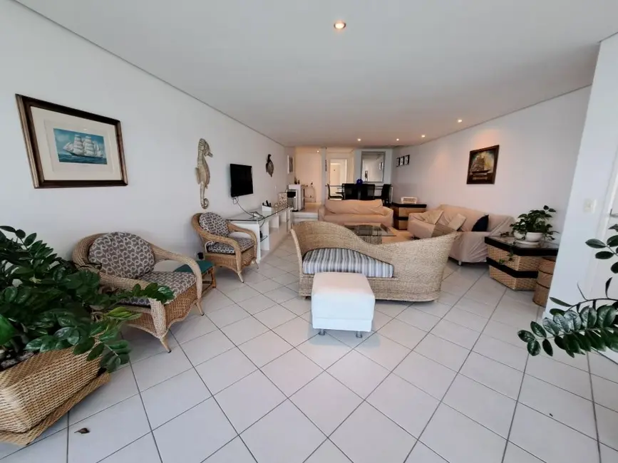 Foto 3 de Apartamento com 3 quartos à venda, 180m2 em Guaruja - SP