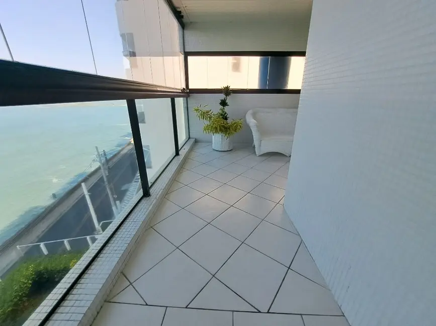 Foto 8 de Apartamento com 3 quartos à venda, 180m2 em Guaruja - SP