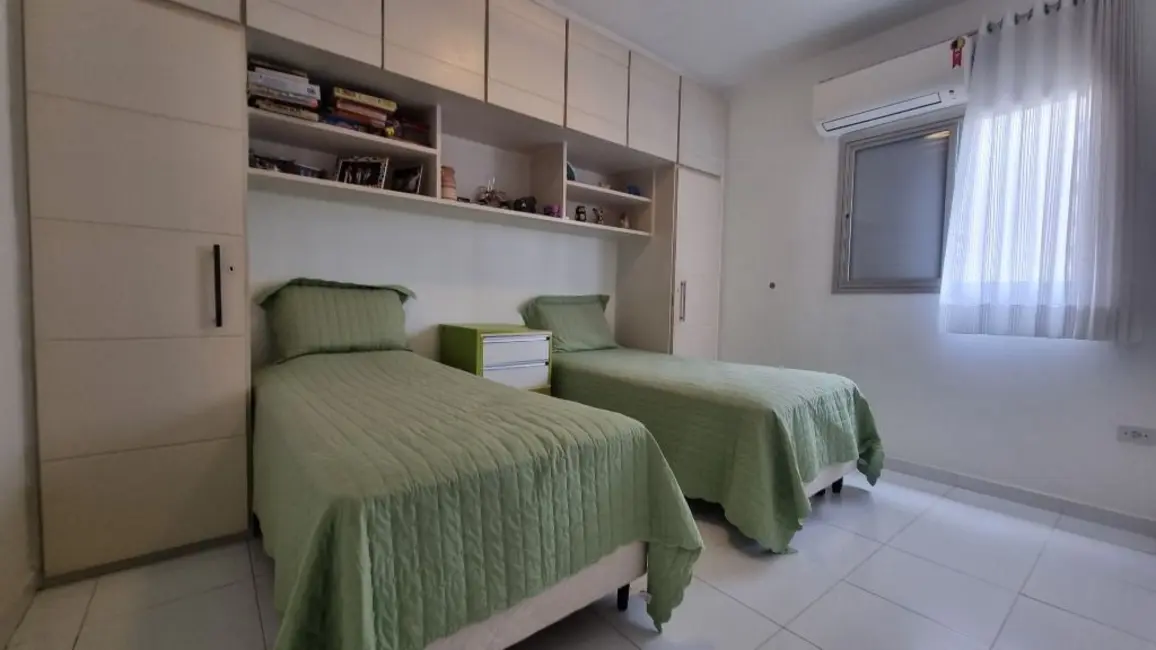 Foto 9 de Apartamento com 2 quartos à venda, 98m2 em Guaruja - SP