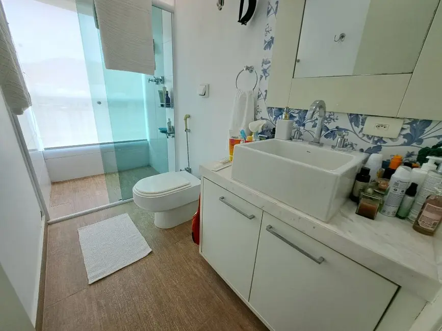 Cobertura com 3 quartos à venda, 250m2 em Guaruja - SP - imagem 8 Foto 8 de Cobertura com 3 quartos à venda, 250m2 em Guaruja - SP