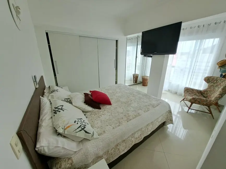 Cobertura com 3 quartos à venda, 250m2 em Guaruja - SP - imagem 3 Foto 3 de Cobertura com 3 quartos à venda, 250m2 em Guaruja - SP