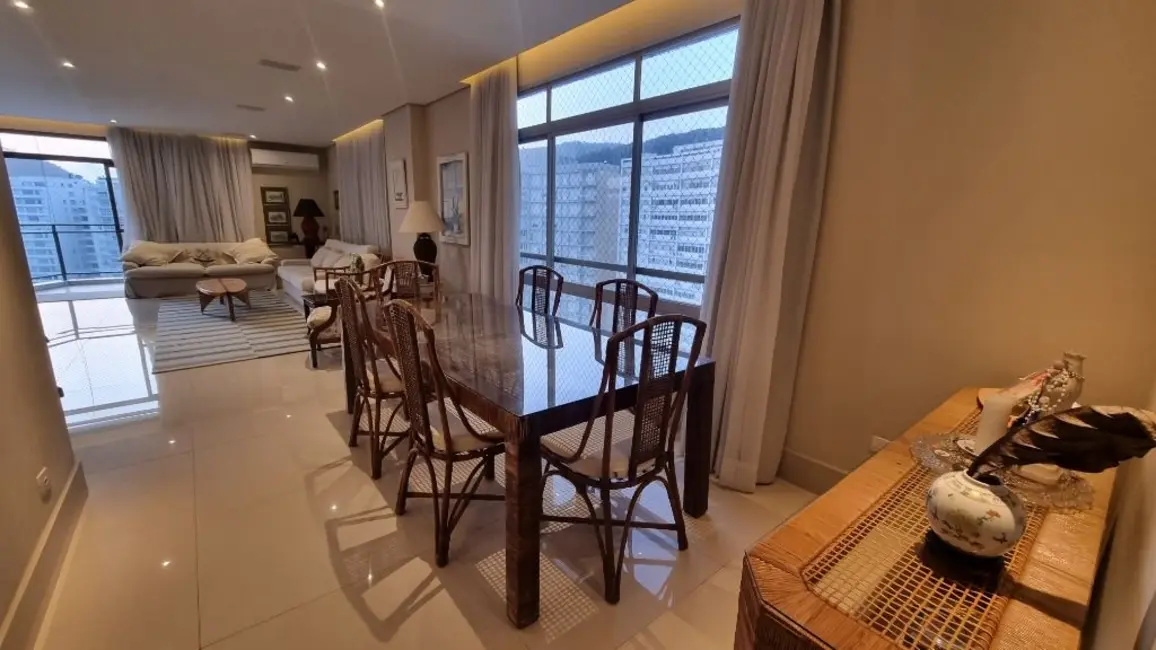 Foto 9 de Apartamento com 3 quartos à venda, 180m2 em Guaruja - SP