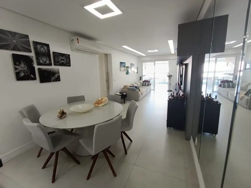 Foto 8 de Apartamento com 3 quartos à venda, 117m2 em Jardim Astúrias, Guaruja - SP