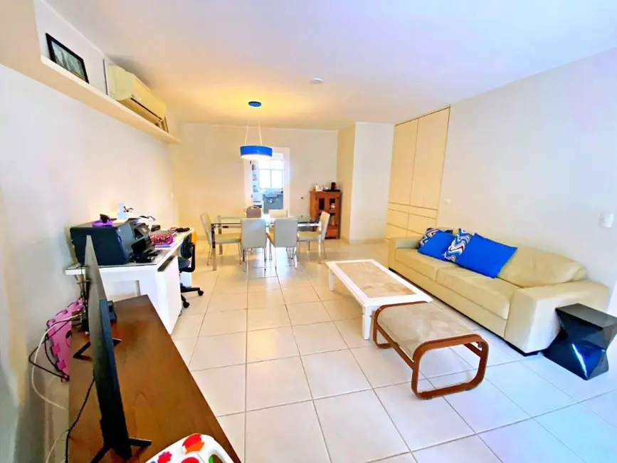 Apartamento com 3 quartos à venda, 160m2 em Barra Funda, Guaruja - SP - imagem 5 Foto 5 de Apartamento com 3 quartos à venda, 160m2 em Barra Funda, Guaruja - SP