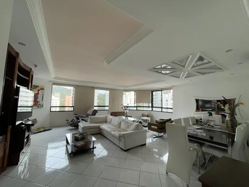 Foto 8 de Apartamento com 3 quartos à venda, 190m2 em Barra Funda, Guaruja - SP