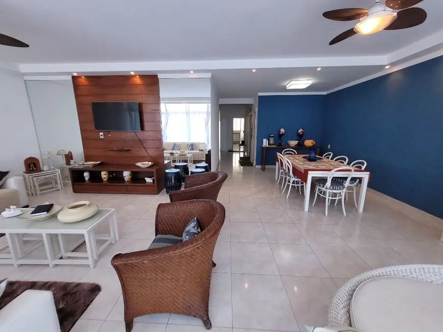 Apartamento com 4 quartos à venda, 184m2 em Guaruja - SP - imagem 1 Foto 1 de Apartamento com 4 quartos à venda, 184m2 em Guaruja - SP
