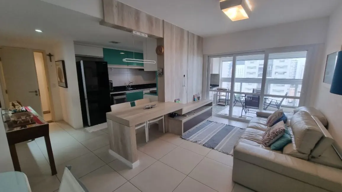 Foto 8 de Apartamento com 3 quartos à venda, 105m2 em Guaruja - SP