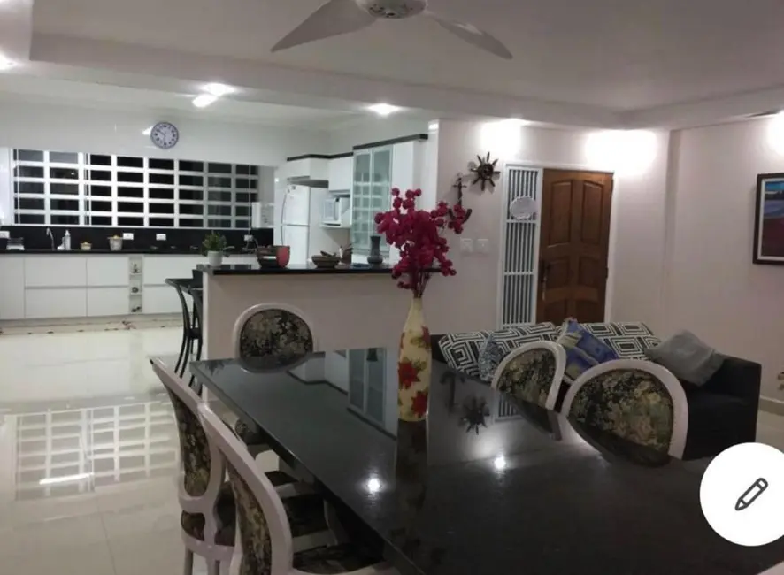 Foto 2 de Apartamento com 4 quartos à venda e para alugar, 180m2 em Guaruja - SP