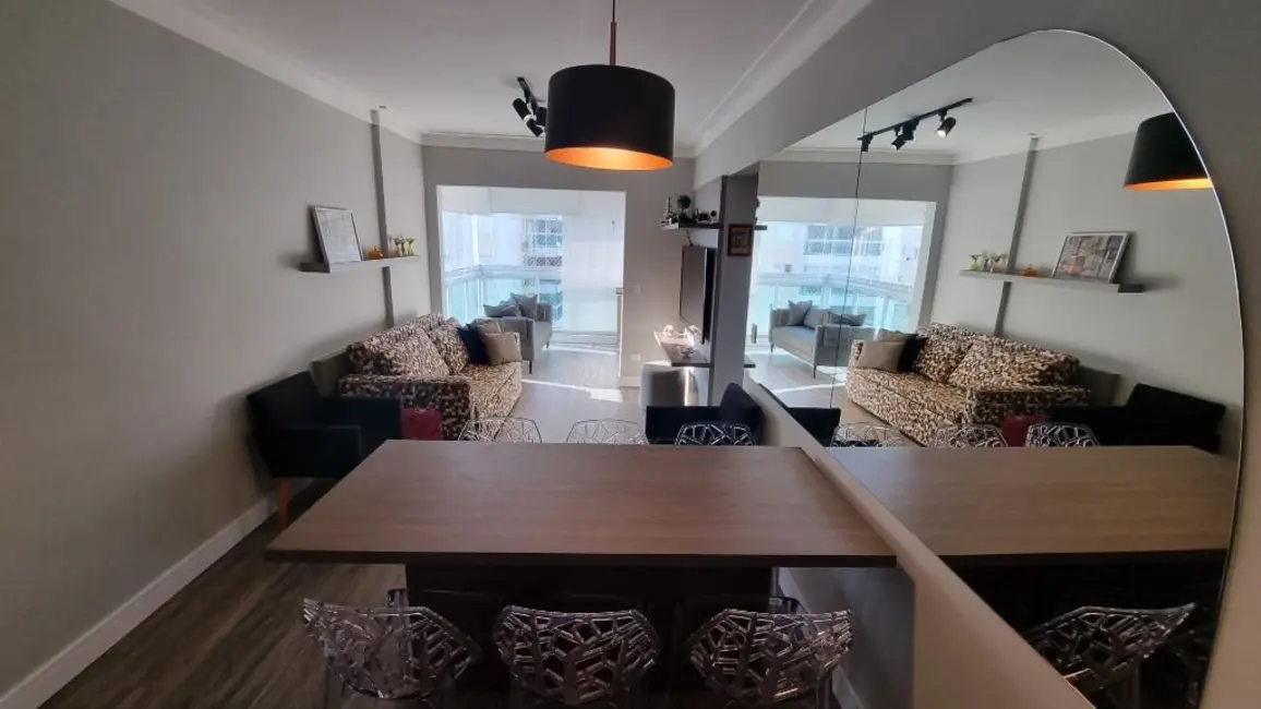 Foto 2 de Apartamento com 2 quartos à venda, 77m2 em Guaruja - SP