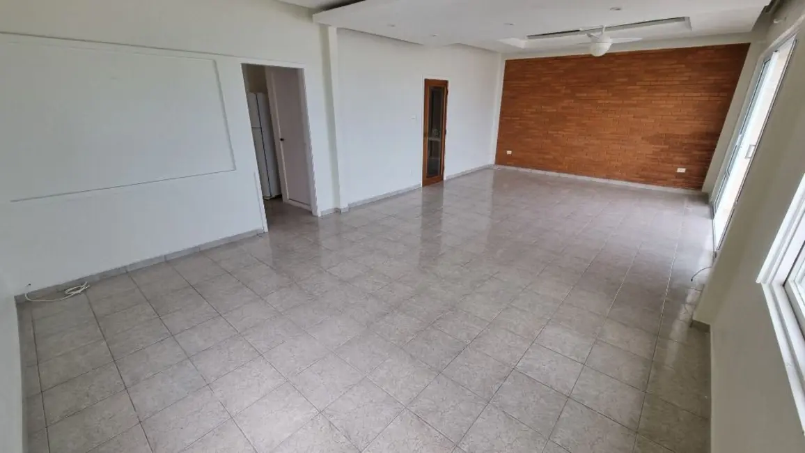 Apartamento com 3 quartos à venda, 210m2 em Guaruja - SP - imagem 8 Foto 8 de Apartamento com 3 quartos à venda, 210m2 em Guaruja - SP