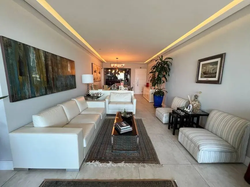 Foto 7 de Apartamento com 3 quartos à venda, 153m2 em Guaruja - SP