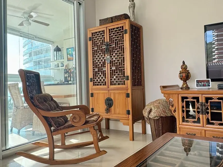 Foto 7 de Apartamento com 3 quartos à venda, 118m2 em Vila Alzira, Guaruja - SP