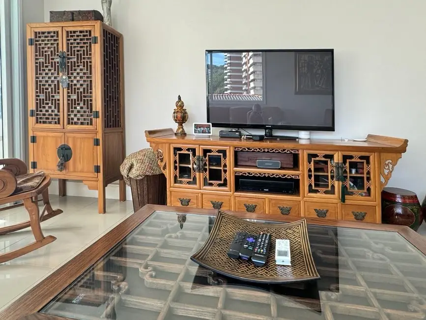 Foto 6 de Apartamento com 3 quartos à venda, 118m2 em Vila Alzira, Guaruja - SP