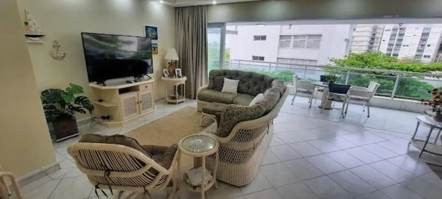 Foto 6 de Apartamento com 4 quartos à venda, 250m2 em Guaruja - SP