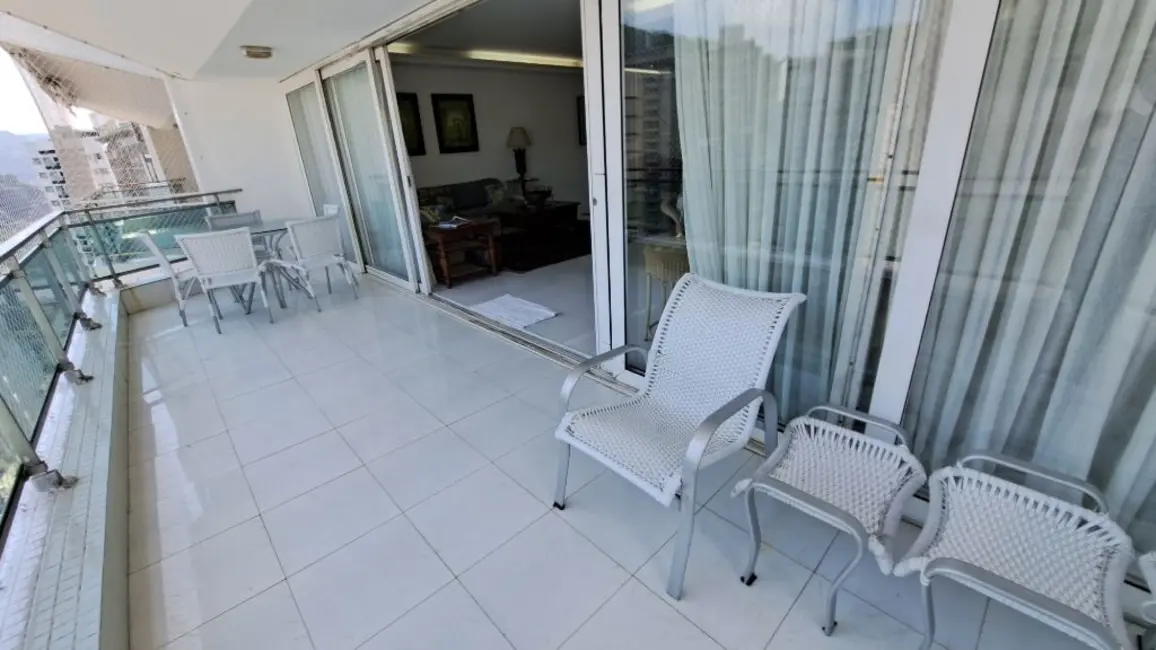 Foto 8 de Apartamento com 4 quartos à venda, 250m2 em Guaruja - SP