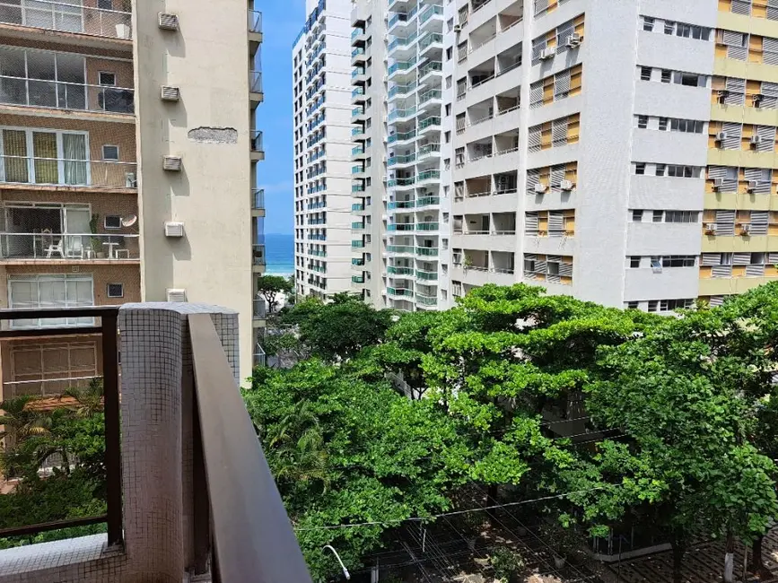 Apartamento com 3 quartos à venda, 176m2 em Barra Funda, Guaruja - SP - imagem 1 Foto 1 de Apartamento com 3 quartos à venda, 176m2 em Barra Funda, Guaruja - SP