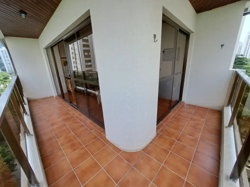 Apartamento com 3 quartos à venda, 176m2 em Barra Funda, Guaruja - SP - imagem 6 Foto 6 de Apartamento com 3 quartos à venda, 176m2 em Barra Funda, Guaruja - SP