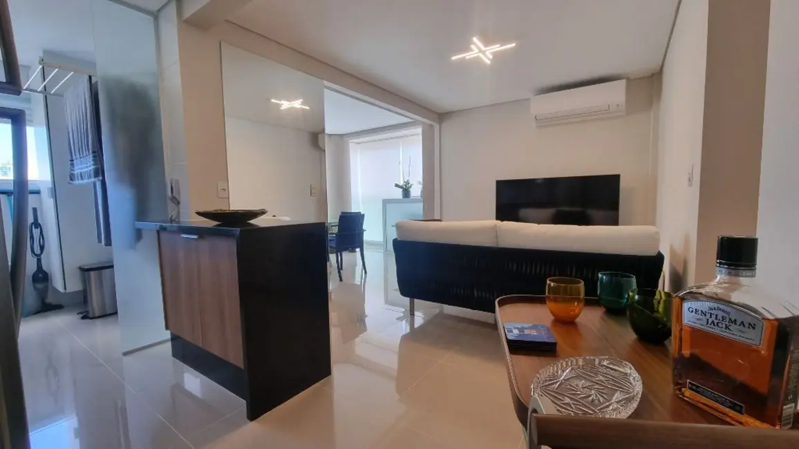 Foto 1 de Apartamento com 2 quartos à venda, 70m2 em Barra Funda, Guaruja - SP