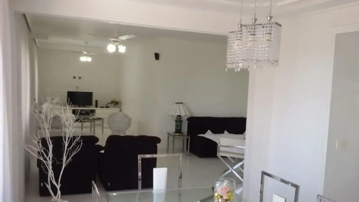 Apartamento com 4 quartos à venda, 235m2 em Guaruja - SP - imagem 4 Foto 4 de Apartamento com 4 quartos à venda, 235m2 em Guaruja - SP