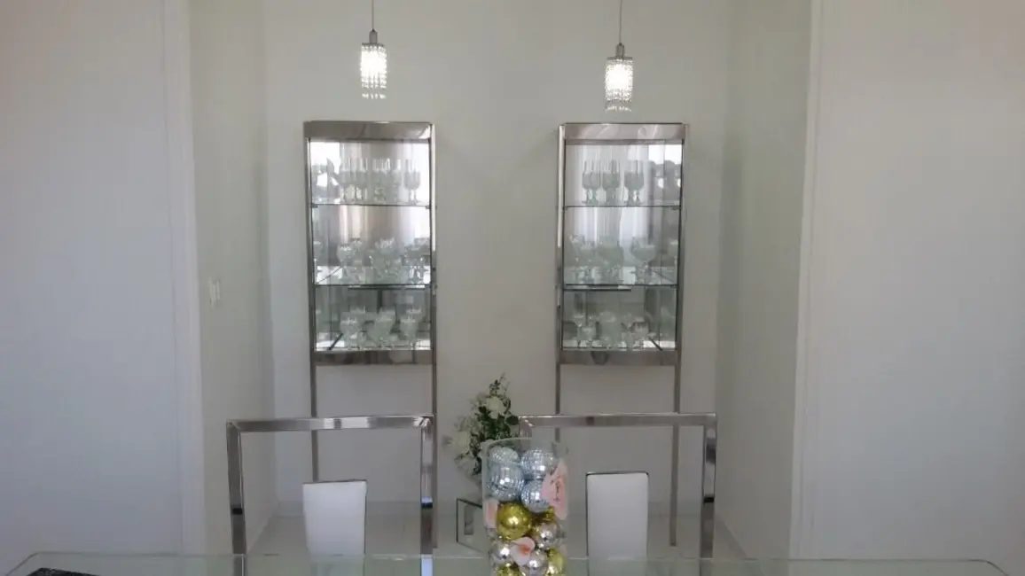 Apartamento com 4 quartos à venda, 235m2 em Guaruja - SP - imagem 5 Foto 5 de Apartamento com 4 quartos à venda, 235m2 em Guaruja - SP