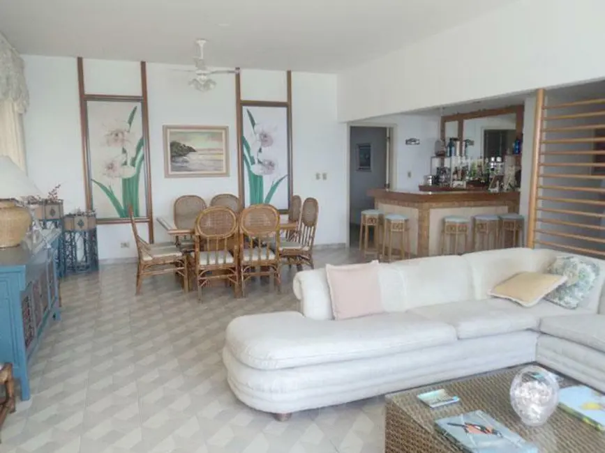 Foto 2 de Apartamento com 3 quartos para alugar, 185m2 em Guaruja - SP