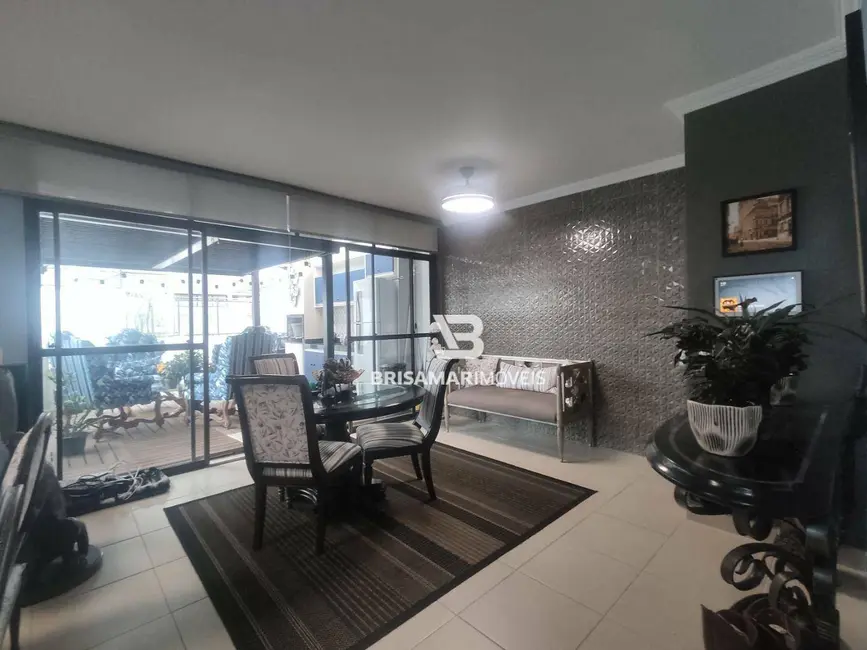 Cobertura com 3 quartos à venda, 172m2 em Guaruja - SP - imagem 4 Foto 4 de Cobertura com 3 quartos à venda, 172m2 em Guaruja - SP