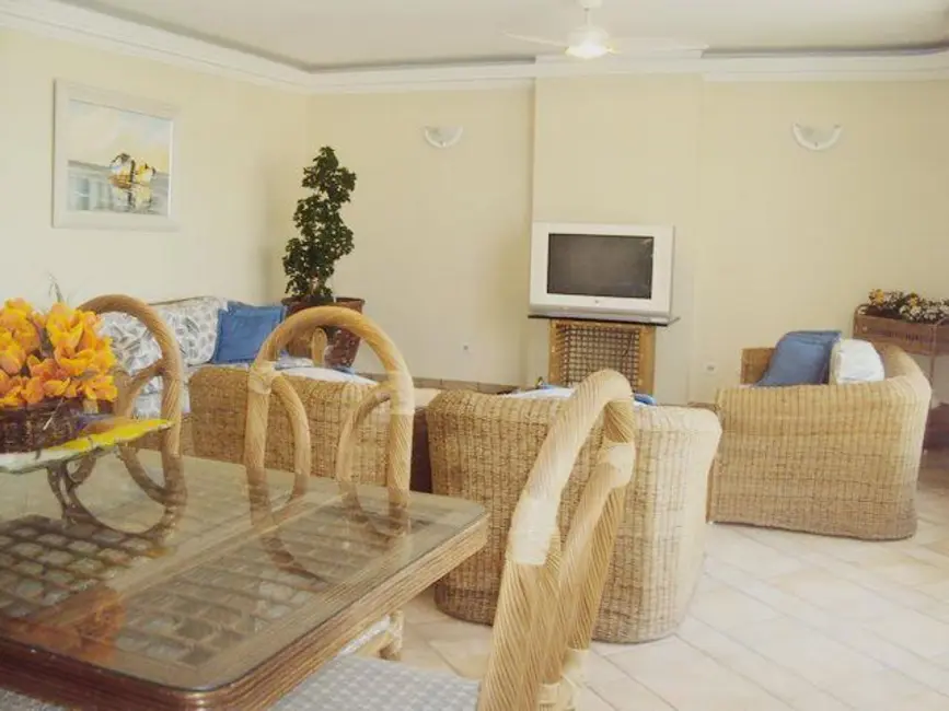 Apartamento com 3 quartos à venda, 140m2 em Guaruja - SP - imagem 3 Foto 3 de Apartamento com 3 quartos à venda, 140m2 em Guaruja - SP