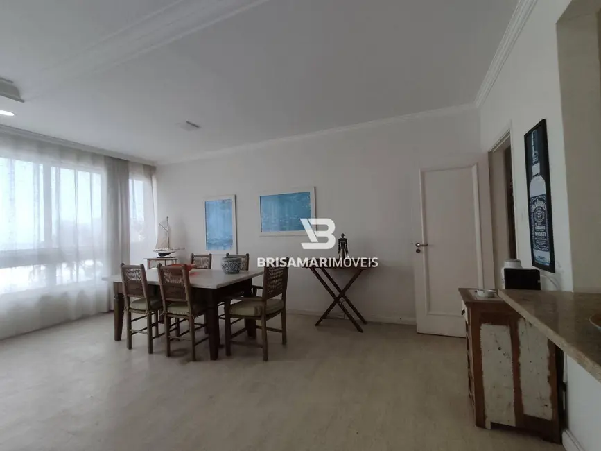 Apartamento com 4 quartos para alugar, 185m2 em Guaruja - SP - imagem 7 Foto 7 de Apartamento com 4 quartos para alugar, 185m2 em Guaruja - SP