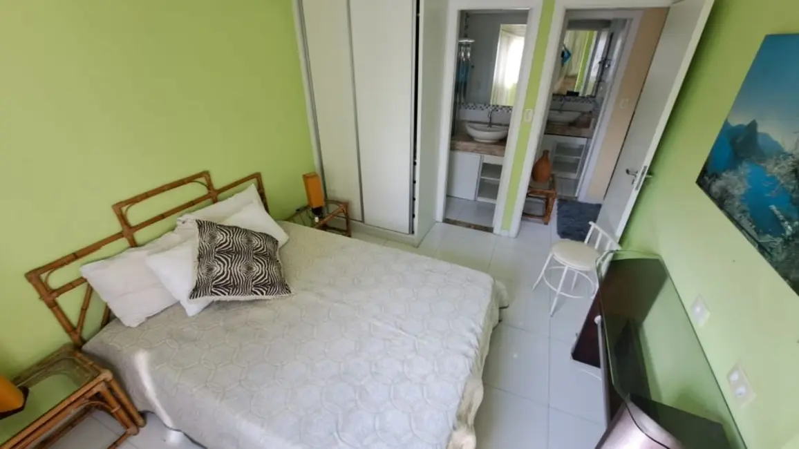 Foto 9 de Apartamento com 2 quartos à venda, 75m2 em Guaruja - SP