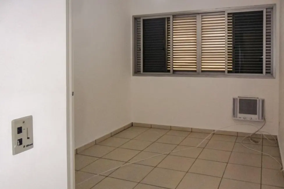 Apartamento com 3 quartos à venda, 129m2 em Guaruja - SP - imagem 4 Foto 4 de Apartamento com 3 quartos à venda, 129m2 em Guaruja - SP