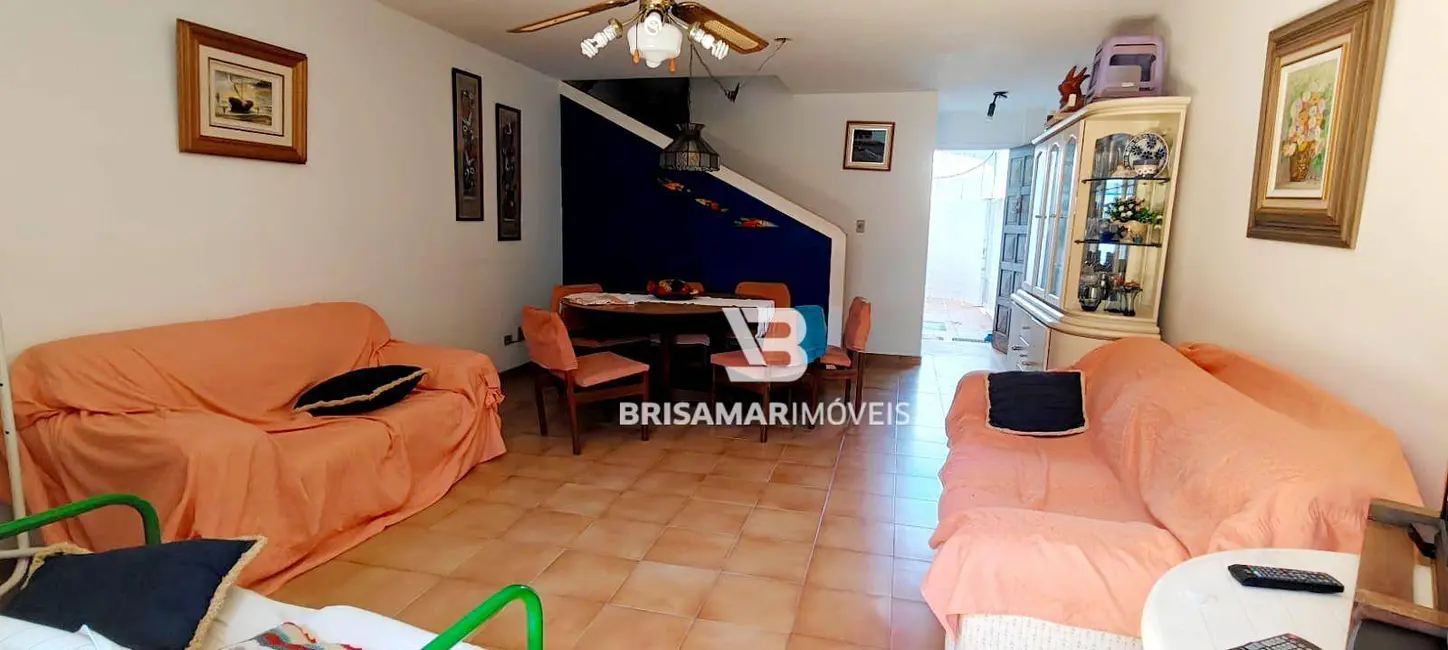 Foto 2 de Casa de Condomínio com 2 quartos à venda, 150m2 em Enseada, Guaruja - SP