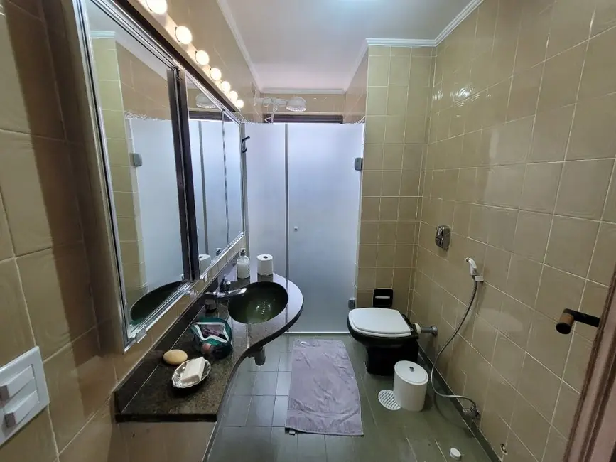 Apartamento com 3 quartos à venda e para alugar, 220m2 em Guaruja - SP - imagem 9 Foto 9 de Apartamento com 3 quartos à venda e para alugar, 220m2 em Guaruja - SP