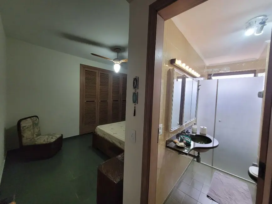Apartamento com 3 quartos à venda e para alugar, 220m2 em Guaruja - SP - imagem 7 Foto 7 de Apartamento com 3 quartos à venda e para alugar, 220m2 em Guaruja - SP