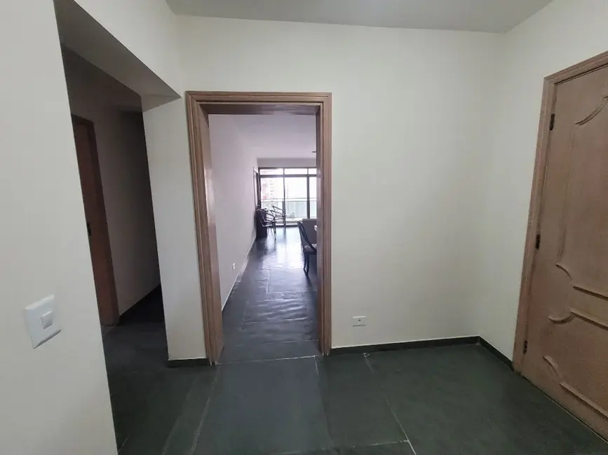 Apartamento com 3 quartos à venda e para alugar, 220m2 em Guaruja - SP - imagem 2 Foto 2 de Apartamento com 3 quartos à venda e para alugar, 220m2 em Guaruja - SP