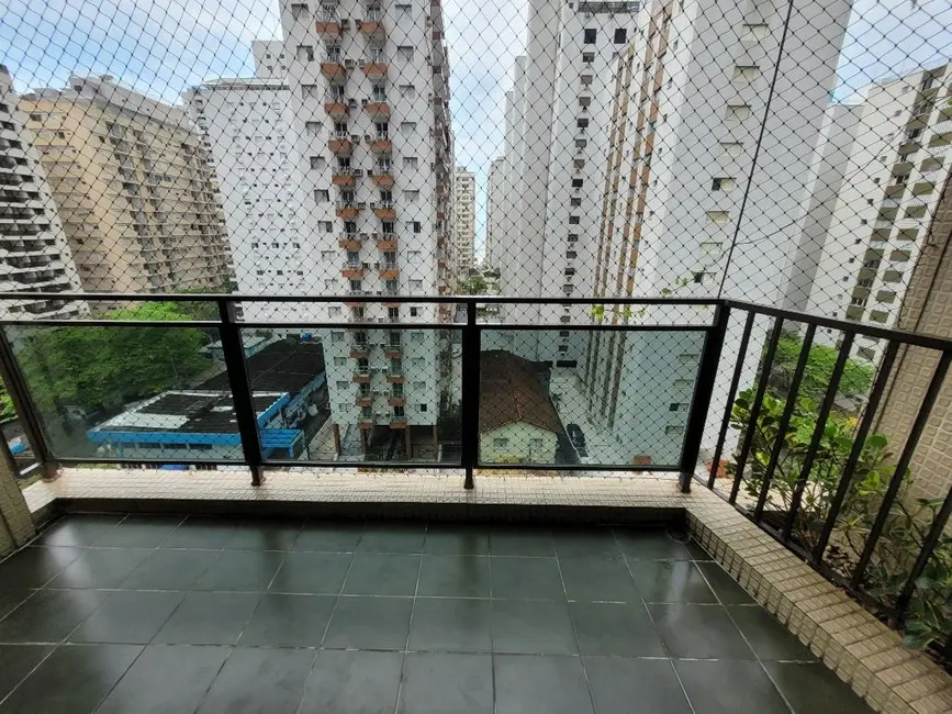 Apartamento com 3 quartos à venda e para alugar, 220m2 em Guaruja - SP - imagem 4 Foto 4 de Apartamento com 3 quartos à venda e para alugar, 220m2 em Guaruja - SP