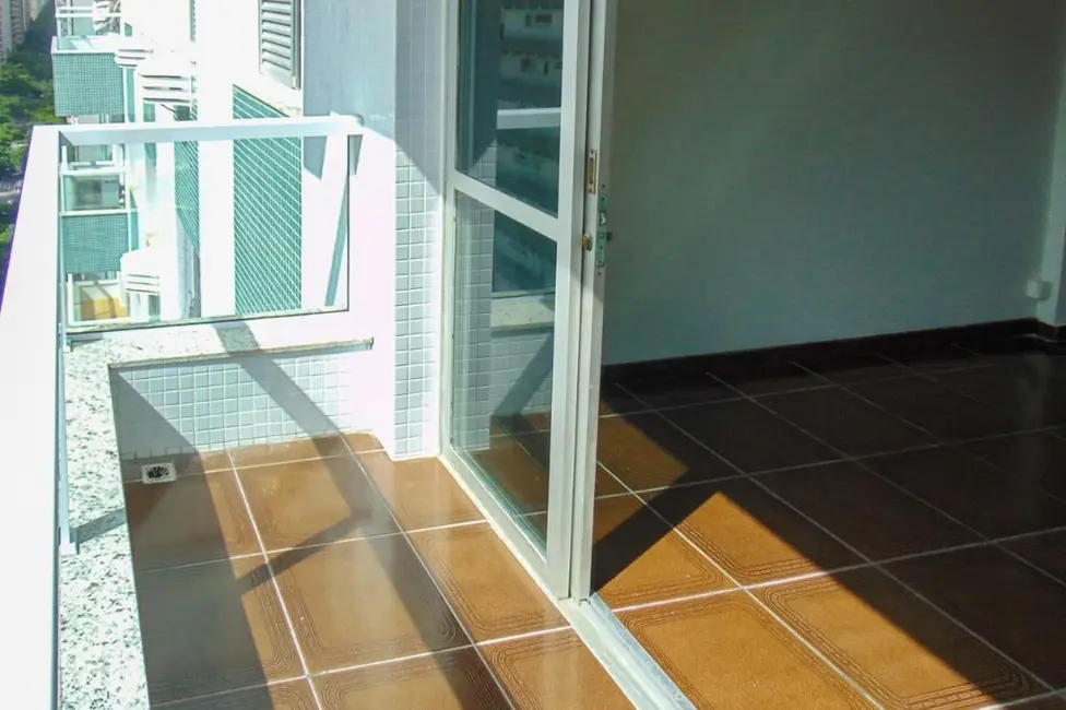 Apartamento com 3 quartos à venda, 117m2 em Guaruja - SP - imagem 3 Foto 3 de Apartamento com 3 quartos à venda, 117m2 em Guaruja - SP