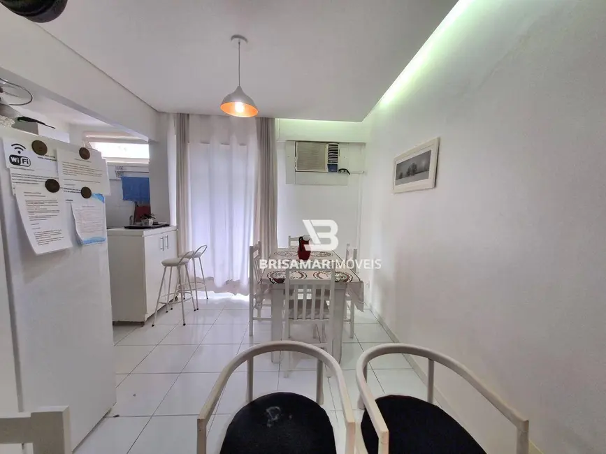 Foto 2 de Apartamento com 2 quartos à venda, 65m2 em Guaruja - SP