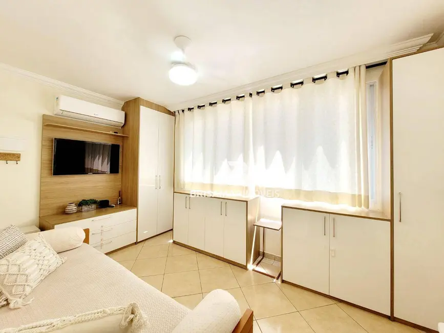 Foto 1 de Kitnet com 1 quarto para alugar, 30m2 em Guaruja - SP