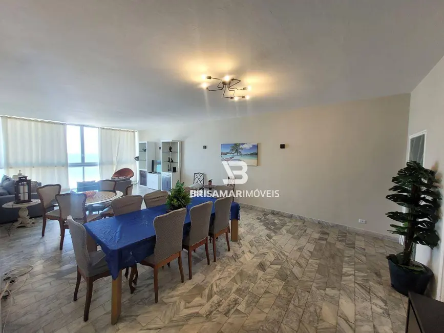 Apartamento com 5 quartos para alugar, 210m2 em Guaruja - SP - imagem 7 Foto 7 de Apartamento com 5 quartos para alugar, 210m2 em Guaruja - SP