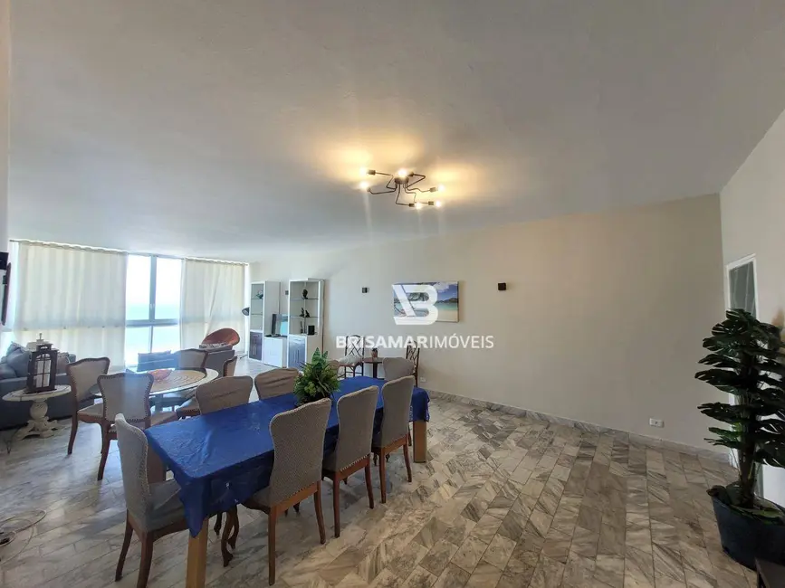 Apartamento com 5 quartos para alugar, 210m2 em Guaruja - SP - imagem 6 Foto 6 de Apartamento com 5 quartos para alugar, 210m2 em Guaruja - SP