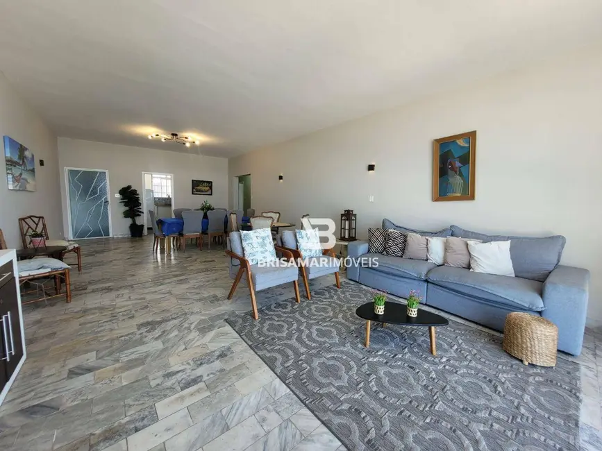 Apartamento com 5 quartos para alugar, 210m2 em Guaruja - SP - imagem 8 Foto 8 de Apartamento com 5 quartos para alugar, 210m2 em Guaruja - SP