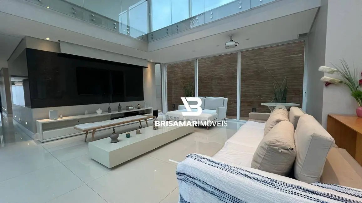 Casa com 4 quartos à venda e para alugar, 420m2 em Guaruja - SP - imagem 5 Foto 5 de Casa com 4 quartos à venda e para alugar, 420m2 em Guaruja - SP