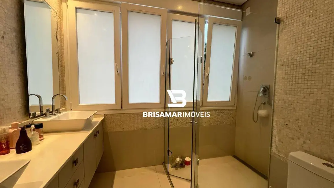 Casa com 4 quartos à venda e para alugar, 420m2 em Guaruja - SP - imagem 9 Foto 9 de Casa com 4 quartos à venda e para alugar, 420m2 em Guaruja - SP